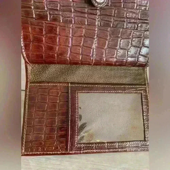 Alejandra's Women's Brown Large Leather Croc Wallet Versatile Chain Loops NWOT - Picture 8 of 12